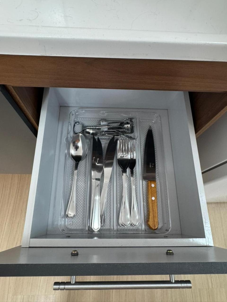 Apartamento Versatil E Funcional A 10 Min Da Z Sul 724 *